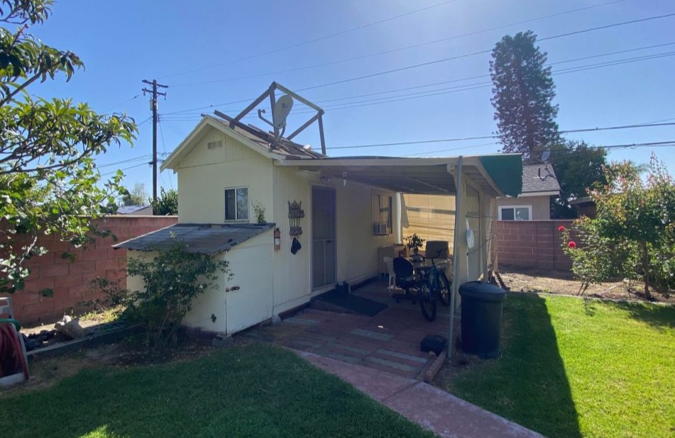 Anaheim 6-Bed RCFE — backyard 2