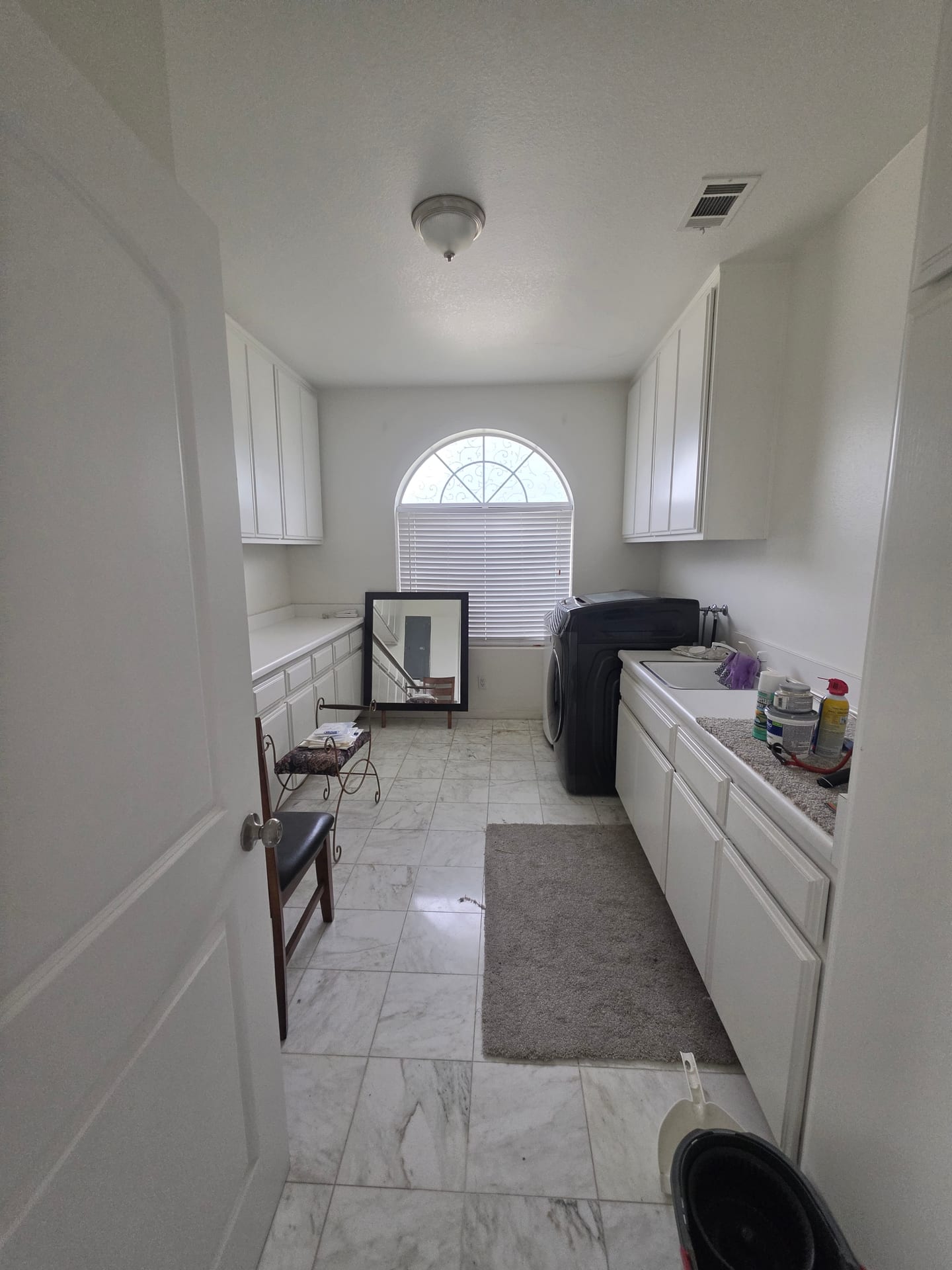 Banning Care-Ready Property for Lease — laundry