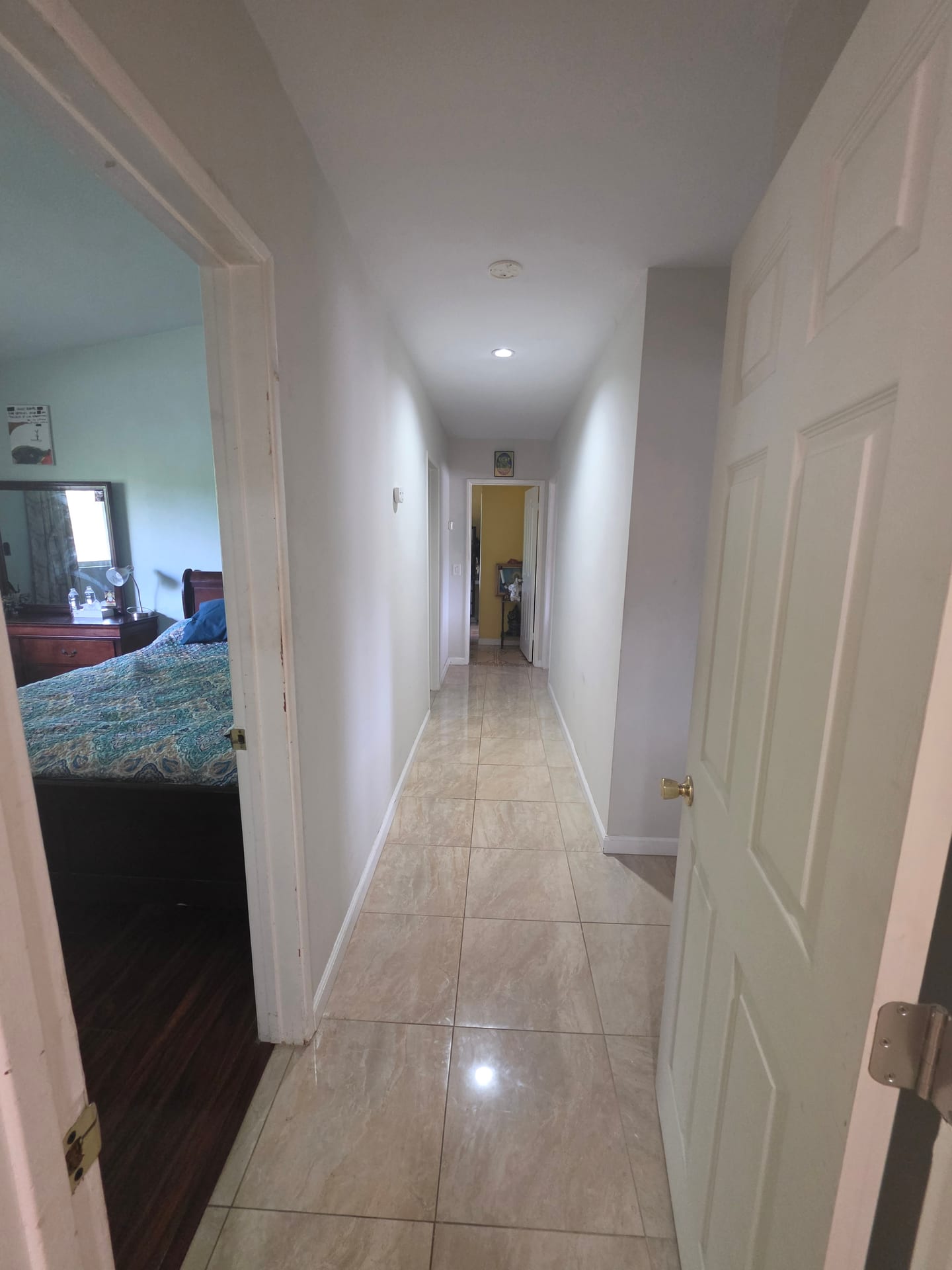 Vacant Care-Ready Property for Lease in Woodland Hills, CA — hallway