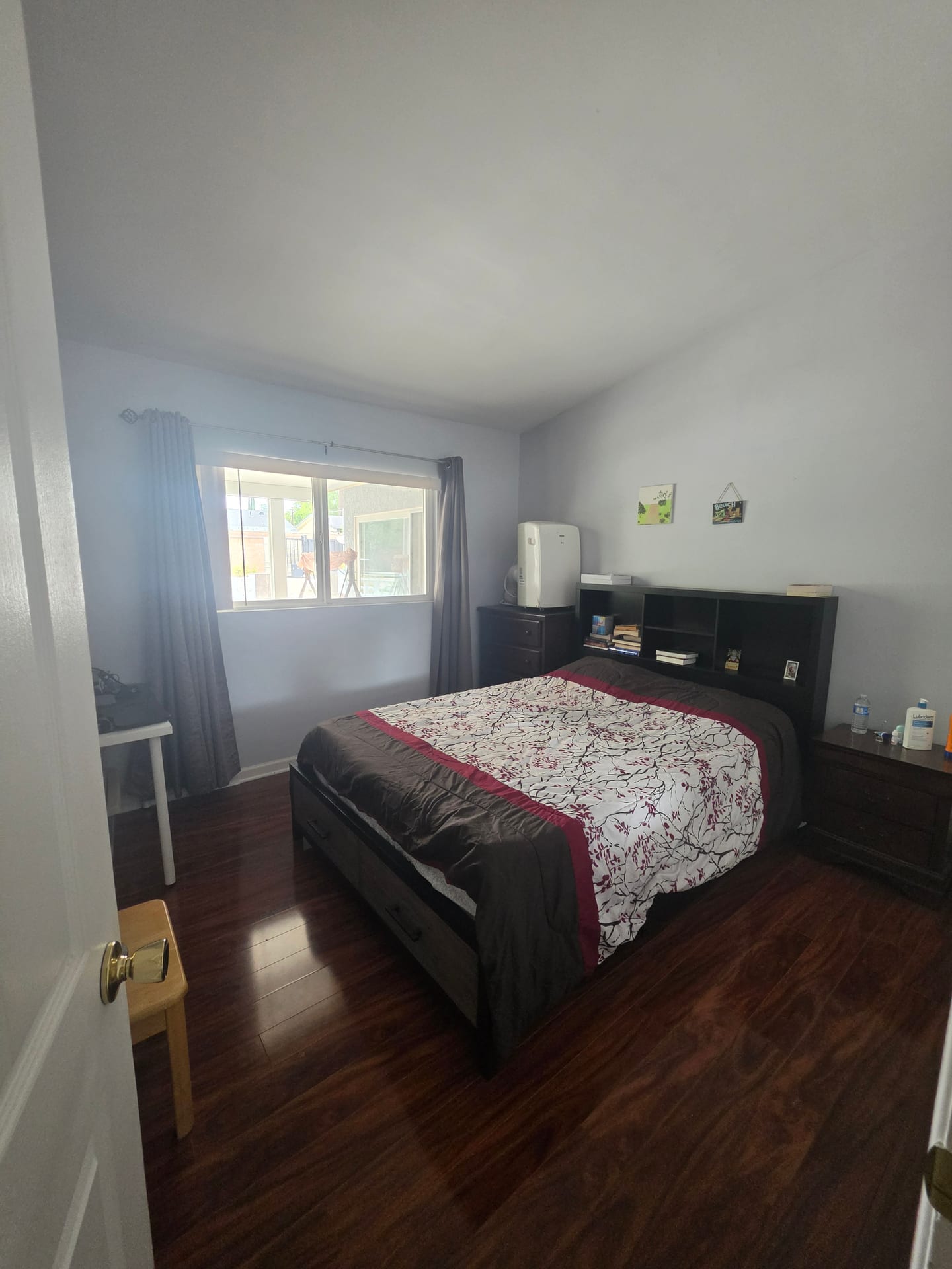 Vacant Care-Ready Property for Lease in Woodland Hills, CA — bedroom